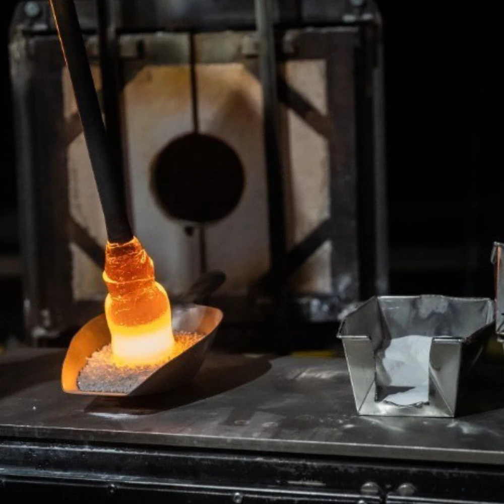 Mini Globe D’arrosage Rouge En Cristal De Lorraine 1 Mini Globe D’arrosage Rouge En Cristal De Lorraine