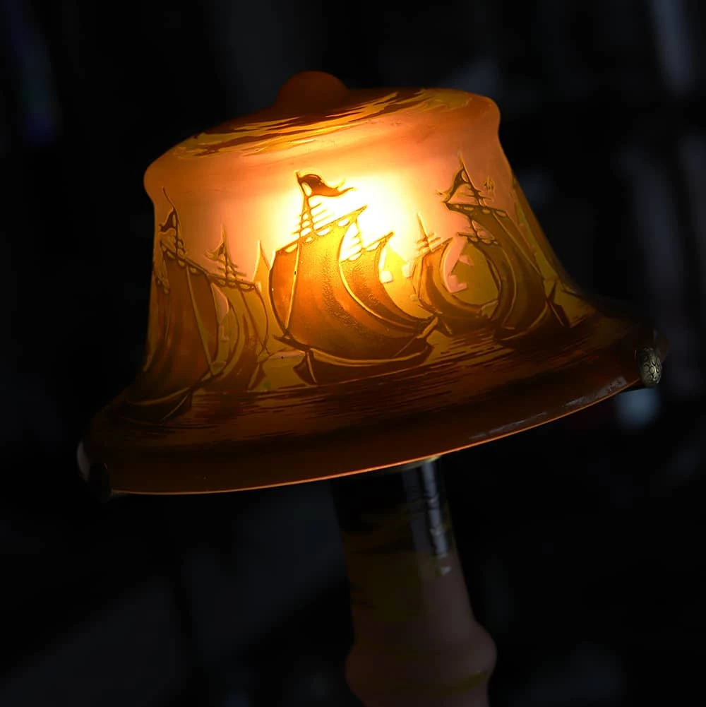 Lampe Pâte De Verre Tip Gallé Décor Bateaux 1 Lampe Pâte De Verre Tip Gallé Décor Bateaux