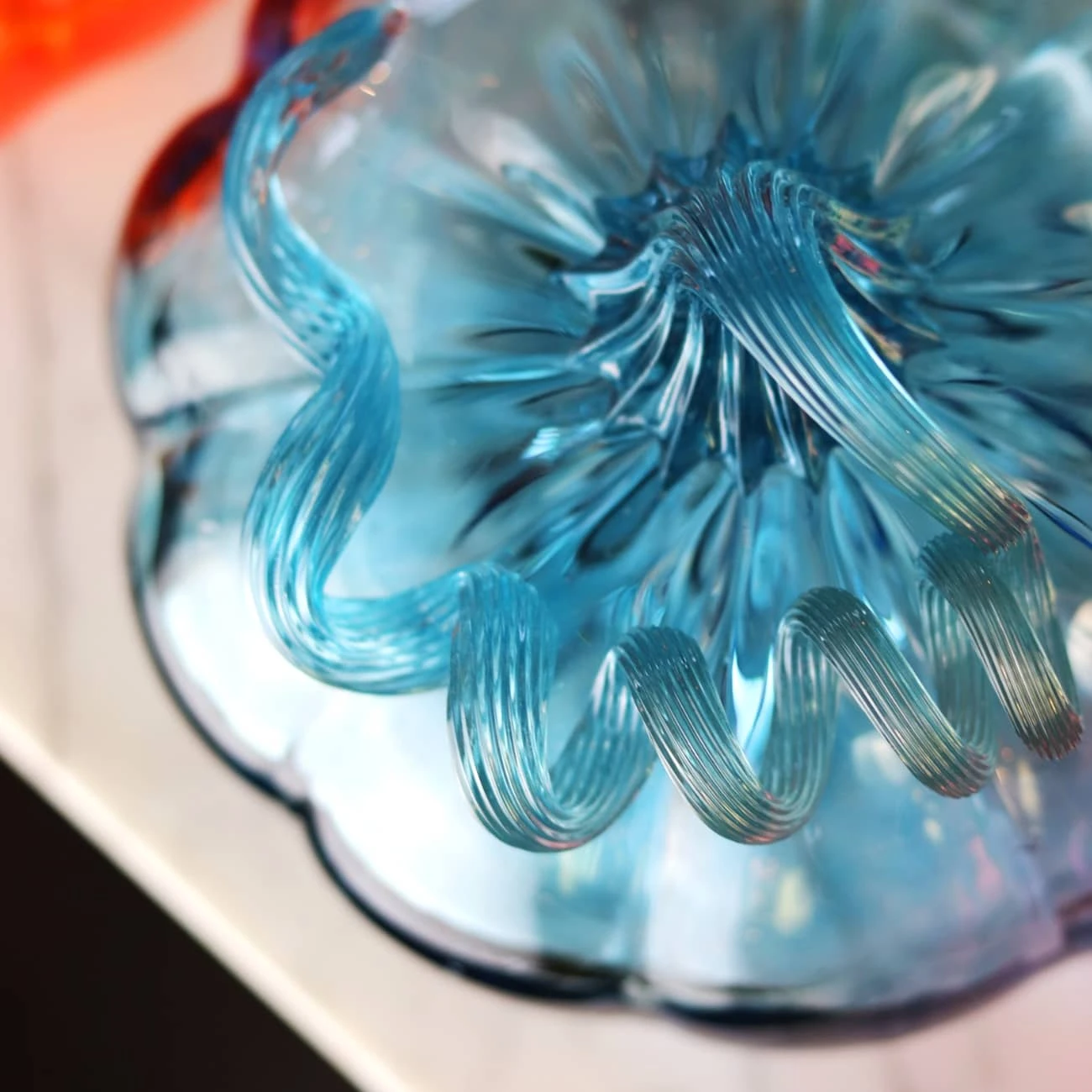 Cristal de Lorraine - Citrouille Décorative en Cristal Bleu Fait Main 5 Cristal de Lorraine - Citrouille Décorative en Cristal Bleu Fait Main – Image 5