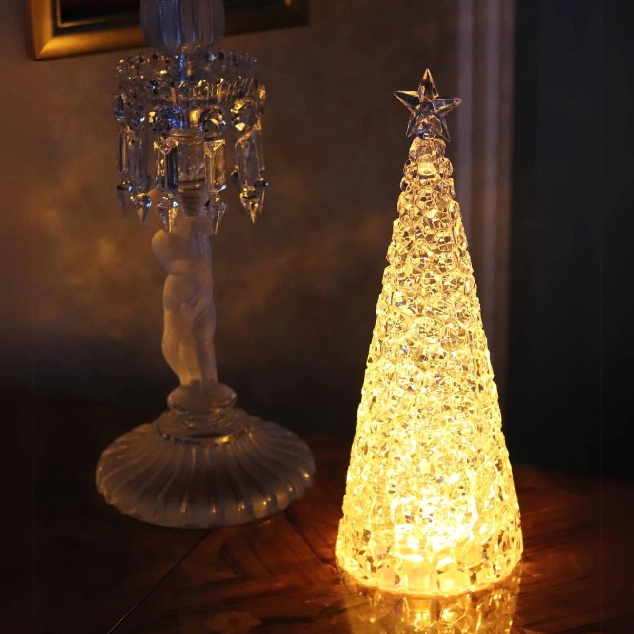 Grand Sapin de Noël Lumineux en Acrylique Effet Cristal - 34 cm 2 Grand Sapin de Noël Lumineux en Acrylique Effet Cristal - 34 cm – Image 2