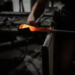 Mini Globe D’arrosage Rouge En Cristal De Lorraine 8 Mini Globe D’arrosage Rouge En Cristal De Lorraine -OBJETS DÉCORATIFS CRISTAL verrier lorraine